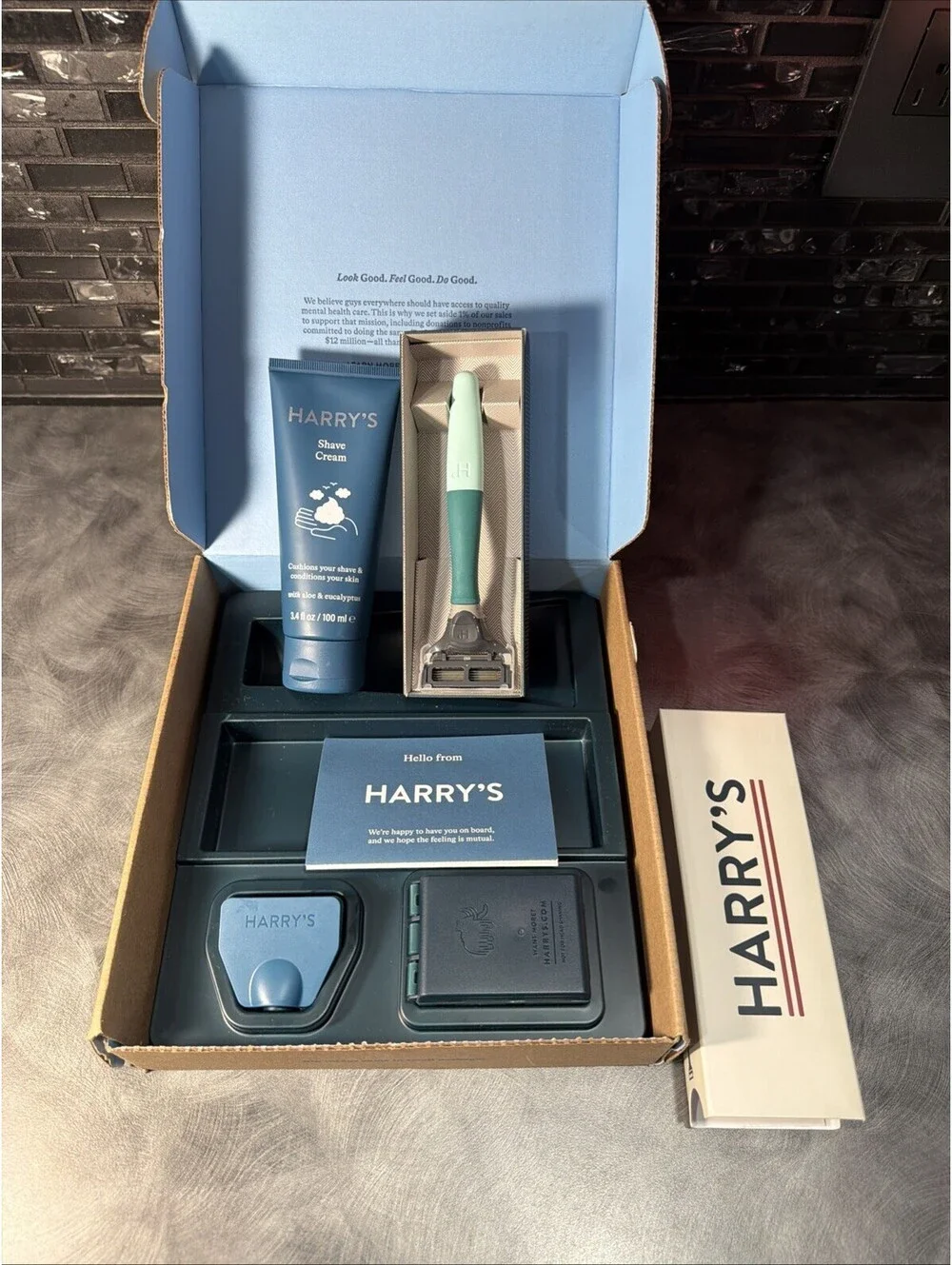 Harry’s Razor Handle,  3 Cartridges, Shave Cream & Razor Cap NEW